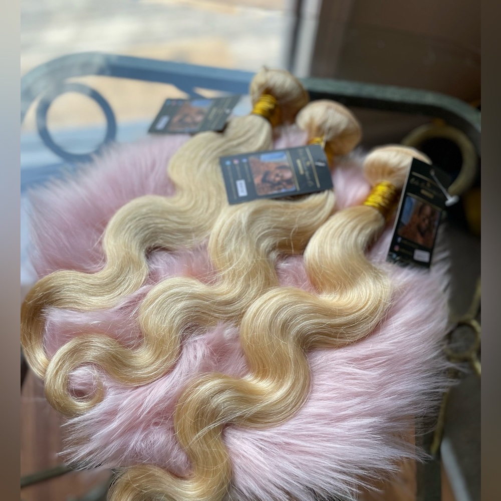 Hair extensions - Picture 2 of 3